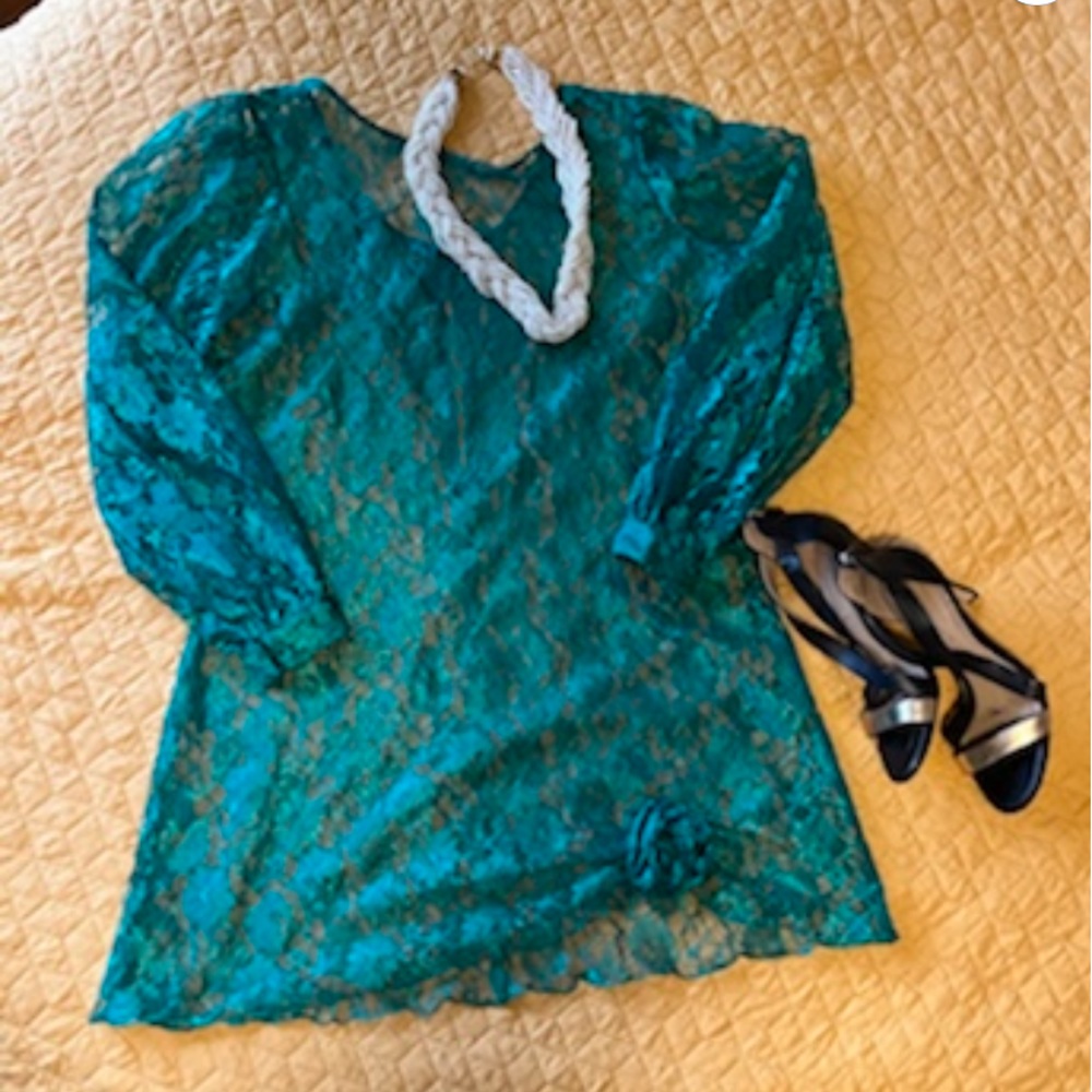CUSTOM VINTAGE Lace Over-Dress | M